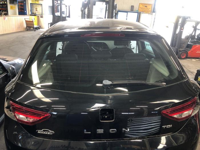 Begagnade Baklucka Seat Leon (5FB) 1.6 TDI Ecomotive 16V Pris € 75,00 Marginaltabell erbjuds av Autosloopbedrijf Jan Pronk B.V.