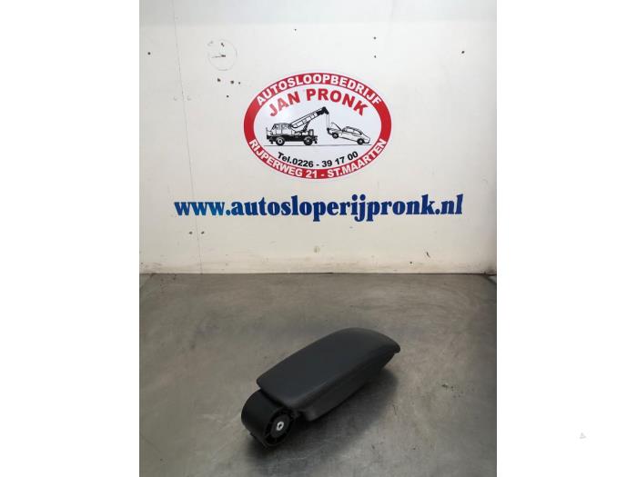 Begagnade Armstöd Peugeot 208 I (CA/CC/CK/CL) 1.2 Vti 12V PureTech 82 Pris € 50,00 Marginaltabell erbjuds av Autosloopbedrijf Jan Pronk B.V.