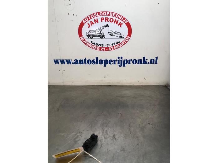 Used On-board computer controller Peugeot 208 I (CA/CC/CK/CL) 1.2 Vti 12V PureTech 82 Price € 20,00 Margin scheme offered by Autosloopbedrijf Jan Pronk B.V.