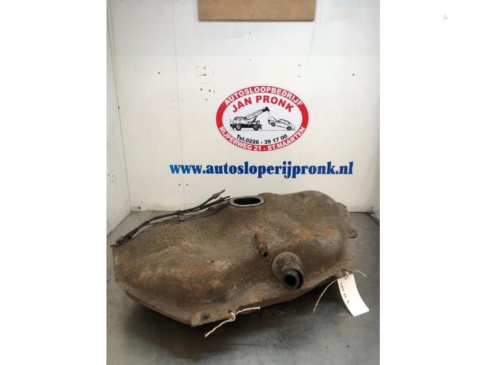 Begagnade Tank Toyota Starlet (EP8/NP8) 1.3 Friend,XLi 12V Pris € 125,00 Marginaltabell erbjuds av Autosloopbedrijf Jan Pronk B.V.