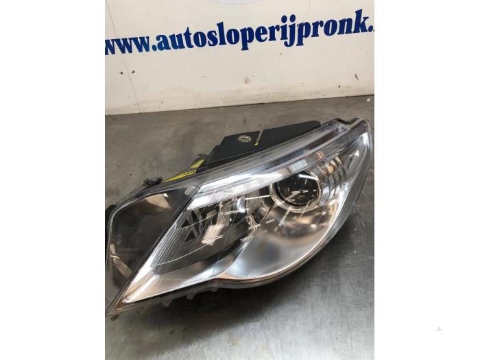 Używane Reflektor lewy Volkswagen Passat CC (357) 1.8 TSI 16V Cena € 300,00 Procedura marży oferowane przez Autosloopbedrijf Jan Pronk B.V.