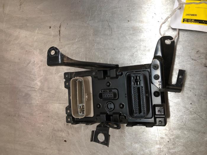 ABS Computer from a Lexus GS (..S19) 450h 3.5 V6 24V 2007