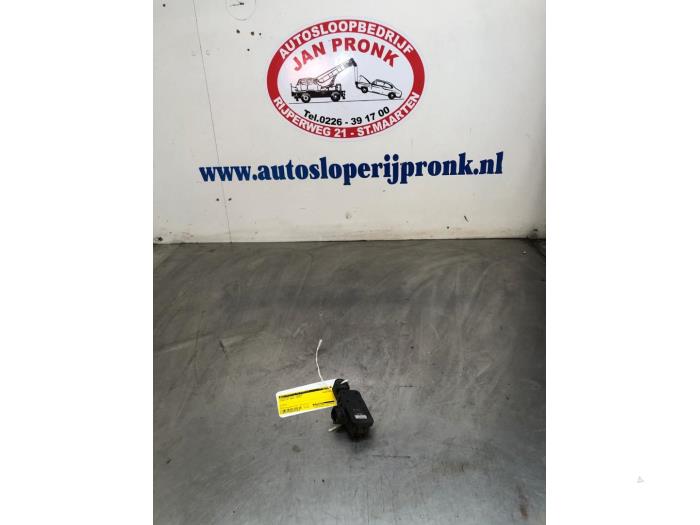 Begagnade Luftkvalitetssensor Lexus GS (..S19) 450h 3.5 V6 24V Pris € 20,00 Marginaltabell erbjuds av Autosloopbedrijf Jan Pronk B.V.