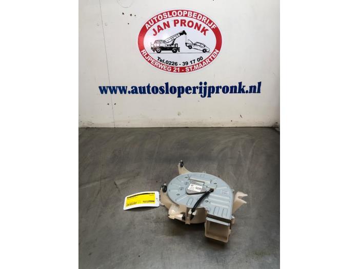 Electric vehicle battery fan
