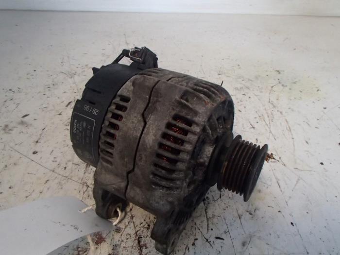 Begagnade Dynamo Volkswagen Golf III (1H1) 1.9 TDI Pris € 35,00 Marginaltabell erbjuds av Autosloopbedrijf Jan Pronk B.V.