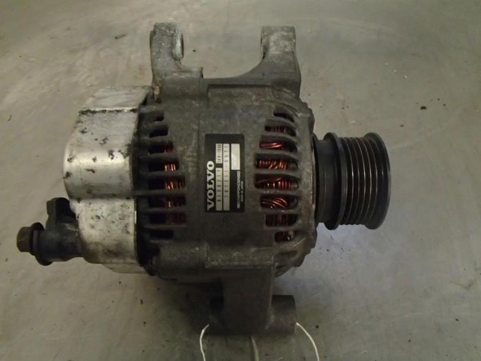 Begagnade Dynamo Volvo S40 (VS) 1.8 16V Pris € 50,00 Marginaltabell erbjuds av Autosloopbedrijf Jan Pronk B.V.