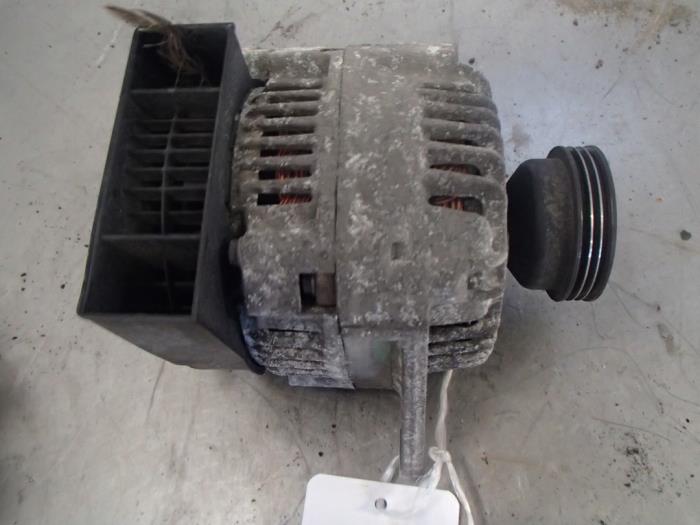 Gebrauchte Dynamo Renault Clio II (BB/CB) 1.4 Preis € 35,00 Margenregelung angeboten von Autosloopbedrijf Jan Pronk B.V.