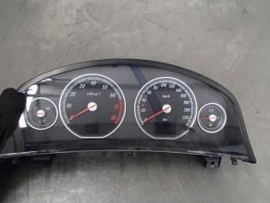 Used Instrument panel Opel Vectra C GTS 2.2 16V Price € 75,00 Margin scheme offered by Autosloopbedrijf Jan Pronk B.V.
