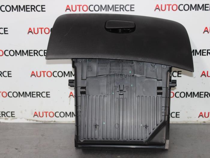 Begagnade Handskfack Renault Clio IV (5R) 0.9 Energy TCE 90 12V Pris € 20,00 Marginaltabell erbjuds av Autocommerce