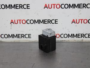 Używane Immobilizer Renault Clio IV (5R) 0.9 Energy TCE 90 12V Cena € 125,00 Procedura marży oferowane przez Autocommerce