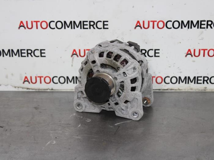 Begagnade Dynamo Renault Clio IV (5R) 0.9 Energy TCE 90 12V Pris € 50,00 Marginaltabell erbjuds av Autocommerce