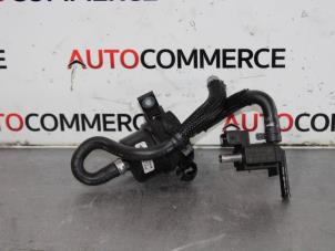 Used Additional water pump Renault Clio IV (5R) 0.9 Energy TCE 90 12V Price on request offered by Autocommerce