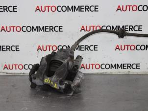 Used Front brake calliper, left Renault Clio IV (5R) 0.9 Energy TCE 90 12V Price on request offered by Autocommerce