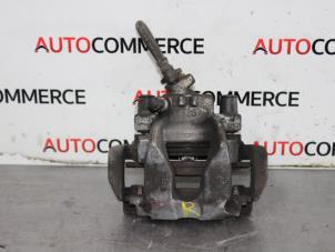 Used Front brake calliper, right Renault Clio IV (5R) 0.9 Energy TCE 90 12V Price on request offered by Autocommerce