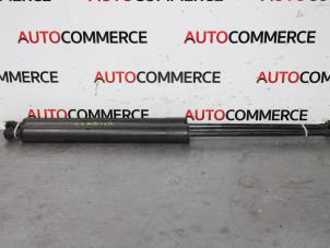 Used Set of gas struts for boot Renault Modus/Grand Modus (JP) 1.6 16V Price on request offered by Autocommerce