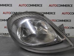 Used Headlight, right Renault Trafic New (JL) 2.5 dCi 16V 135 Price € 40,00 Margin scheme offered by Autocommerce