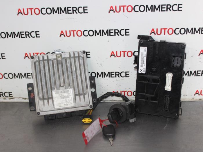 Used Engine management computer Renault Clio II Societe (SB) 1.5 dCi 65 Price € 200,00 Margin scheme offered by Autocommerce