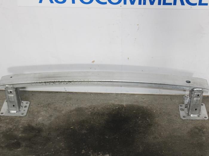 Stoßstangeträger hinten van een Peugeot 308 SW (L4/L9/LC/LJ/LR) 1.6 BlueHDi 100 2015