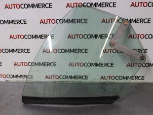 Used Window 2-door, rear left Peugeot 206 CC (2D) 1.6 16V Price on request offered by Autocommerce