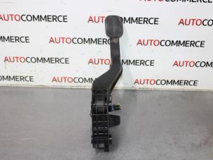 Used Clutch pedal Fiat Ducato (243/244/245) 2.3 JTD 16V Price on request offered by Autocommerce