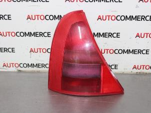 Used Taillight, left Renault Clio II (BB/CB) 1.4 Price € 15,00 Margin scheme offered by Autocommerce