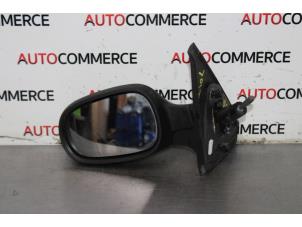 Used Wing mirror, left Renault Clio II (BB/CB) 1.4 Price € 15,00 Margin scheme offered by Autocommerce