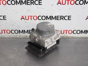 Used ABS pump Renault Megane II CC (EM) 1.9 dCi 115 Price € 30,00 Margin scheme offered by Autocommerce