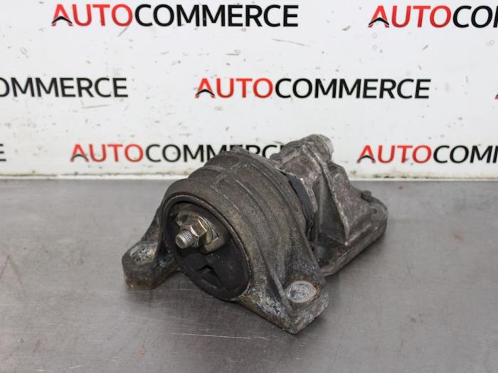 Used Engine mount Peugeot Boxer (244) 2.2 HDi Price on request offered by Autocommerce