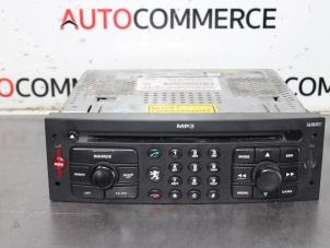 Usados Reproductor de CD y radio Peugeot 307 SW (3H) 1.6 16V Precio de solicitud ofrecido por Autocommerce