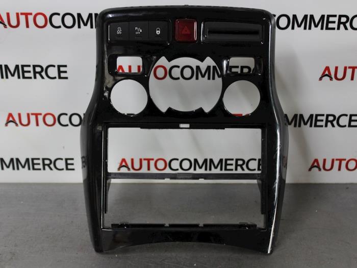 Begagnade Front Citroen C3 Picasso (SH) 1.6 16V VTI 120 Pris på förfrågan erbjuds av Autocommerce