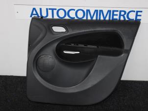 Używane Tapicerka drzwi prawych przednich wersja 4-drzwiowa Citroen C3 Picasso (SH) 1.6 16V VTI 120 Cena na żądanie oferowane przez Autocommerce