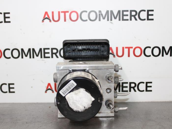Gebrauchte ABS Pumpe Renault Megane III Grandtour (KZ) 1.5 dCi 90 Preis € 120,00 Margenregelung angeboten von Autocommerce