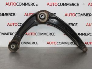 Usagé Bras de suspension avant droit Peugeot 308 (4A/C) 1.6 HDiF 16V Prix € 50,00 Règlement à la marge proposé par Autocommerce