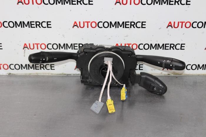 Steering column stalk from a Peugeot 307 (3A/C/D) 1.6 HDiF 16V 2004