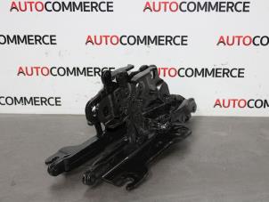 Used Bonnet Hinge BMW 3 serie (F30) 320i 2.0 16V Price on request offered by Autocommerce