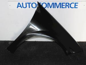 Used Front wing, right Renault Megane II (BM/CM) 1.4 16V 98 Price € 40,00 Margin scheme offered by Autocommerce