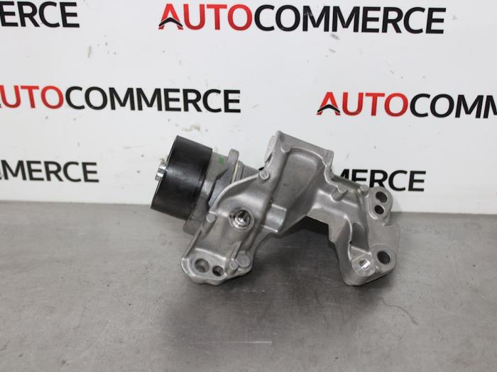 Usados Rodillo tensor correa múltiple Peugeot 208 I (CA/CC/CK/CL) 1.2 Vti 12V PureTech Precio € 20,00 Norma de margen ofrecido por Autocommerce