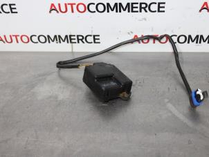 Used Heater valve motor Renault Trafic New (EL) 2.5 dCi 16V 135 Price on request offered by Autocommerce