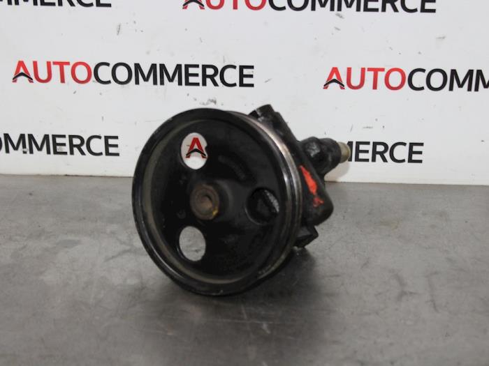 Usagé Pompe de direction Renault Kangoo (KC) 1.5 dCi 70 Prix € 30,00 Règlement à la marge proposé par Autocommerce