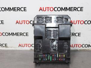 Używane Skrzynka bezpieczników Peugeot 307 (3A/C/D) 1.6 HDiF 16V Cena € 90,00 Procedura marży oferowane przez Autocommerce