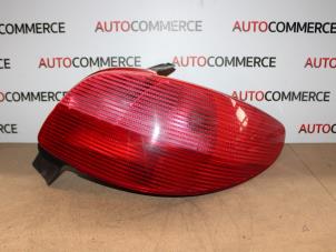 Used Taillight, right Peugeot 206 CC (2D) 1.6 16V Price € 35,00 Margin scheme offered by Autocommerce