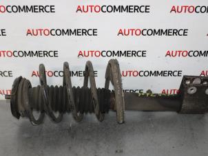 Gebrauchte Stoßdämpfer links vorne Peugeot 307 (3A/C/D) 1.6 16V Preis € 30,00 Margenregelung angeboten von Autocommerce
