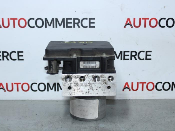 Begagnade ABS-pump Renault Megane II CC (EM) 1.6 16V Pris € 70,00 Marginaltabell erbjuds av Autocommerce