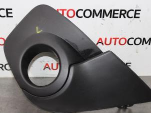 Usagé Plaque de protection feu antibrouillard gauche Renault Twingo II (CN) 1.2 16V Prix € 25,00 Règlement à la marge proposé par Autocommerce