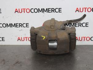 Used Rear brake calliper, left Citroen Jumper (U9) 2.2 HDi 120 Euro 4 Price on request offered by Autocommerce