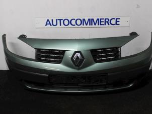 Usagé Pare-chocs avant Renault Megane II (LM) 1.6 16V Prix € 40,00 Règlement à la marge proposé par Autocommerce