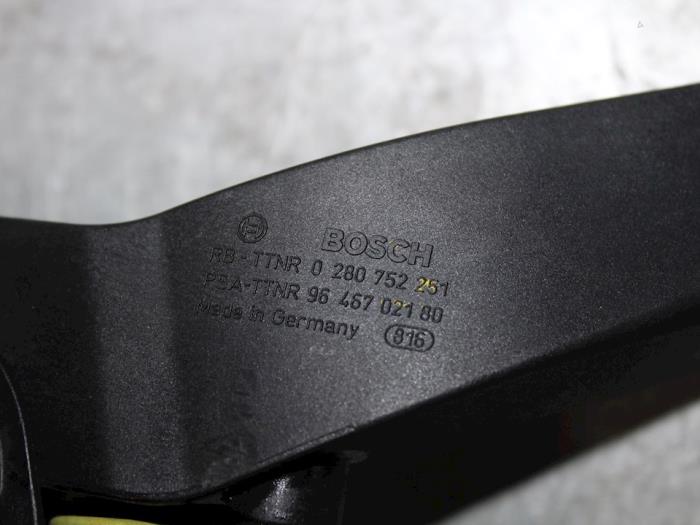 Accelerator pedal Peugeot 307 1.4 16V 0280752251