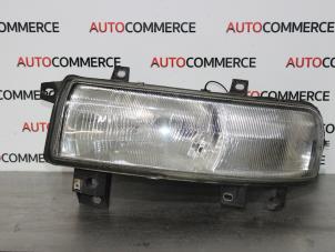 Used Headlight, left Renault Master III (FD/HD) 2.2 dCi 16V Price on request offered by Autocommerce