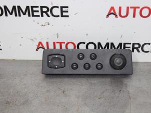 Used Navigation control panel Renault Scénic II (JM) 1.9 dCi 120 Price on request offered by Autocommerce