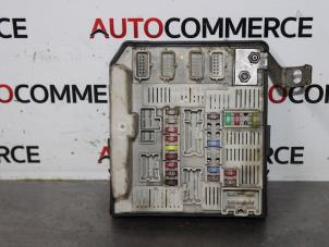 Używane Skrzynka bezpieczników Renault Scénic II (JM) 1.6 16V Cena € 30,00 Procedura marży oferowane przez Autocommerce